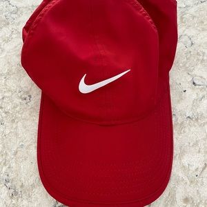 NIKE featherlight hat- NEW condition